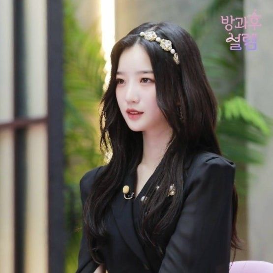 Latest photo of Kim Yooyeon (tripleS)