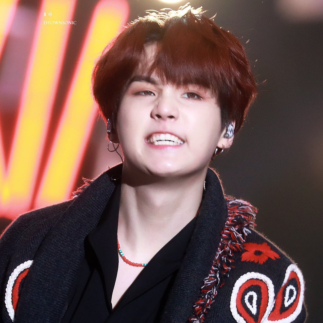 Foto aktivitas terbaru SUGA (BTS)