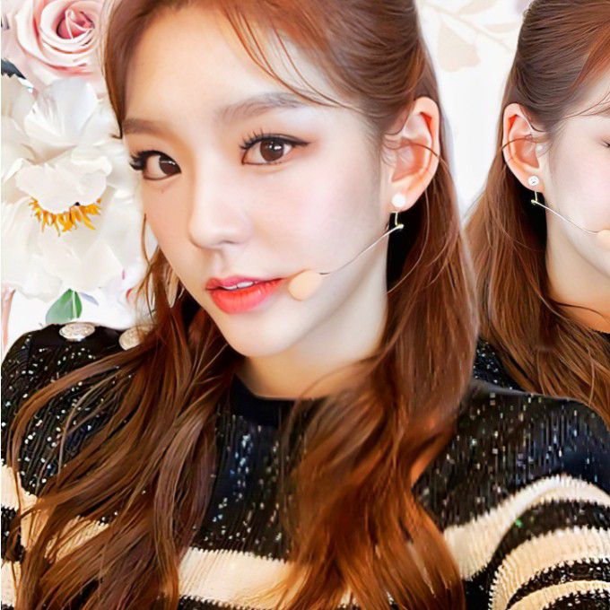 A moment captured by Soodam (SECRET NUMBER)'s fan