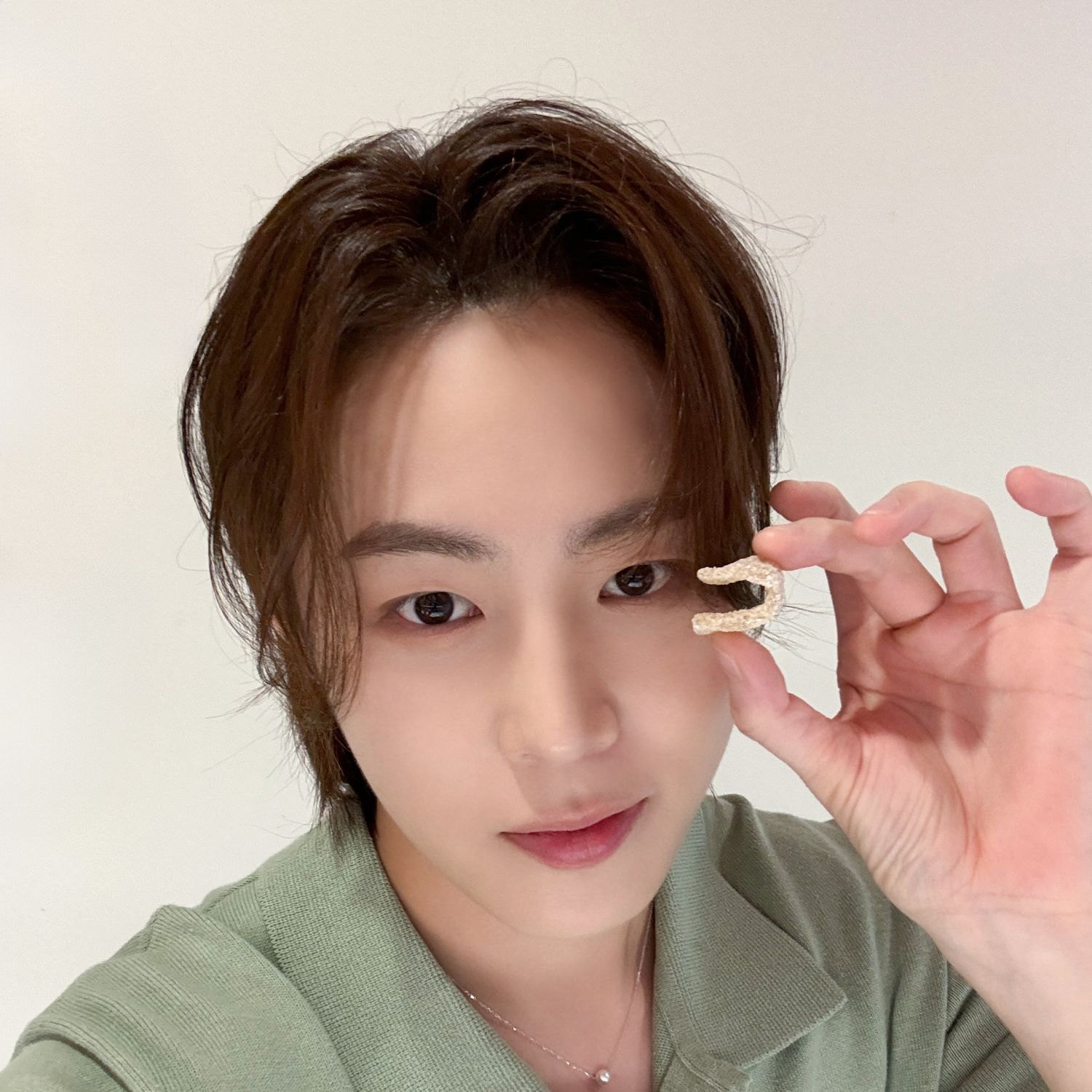 A moment captured by Ha Sungwoon's fan