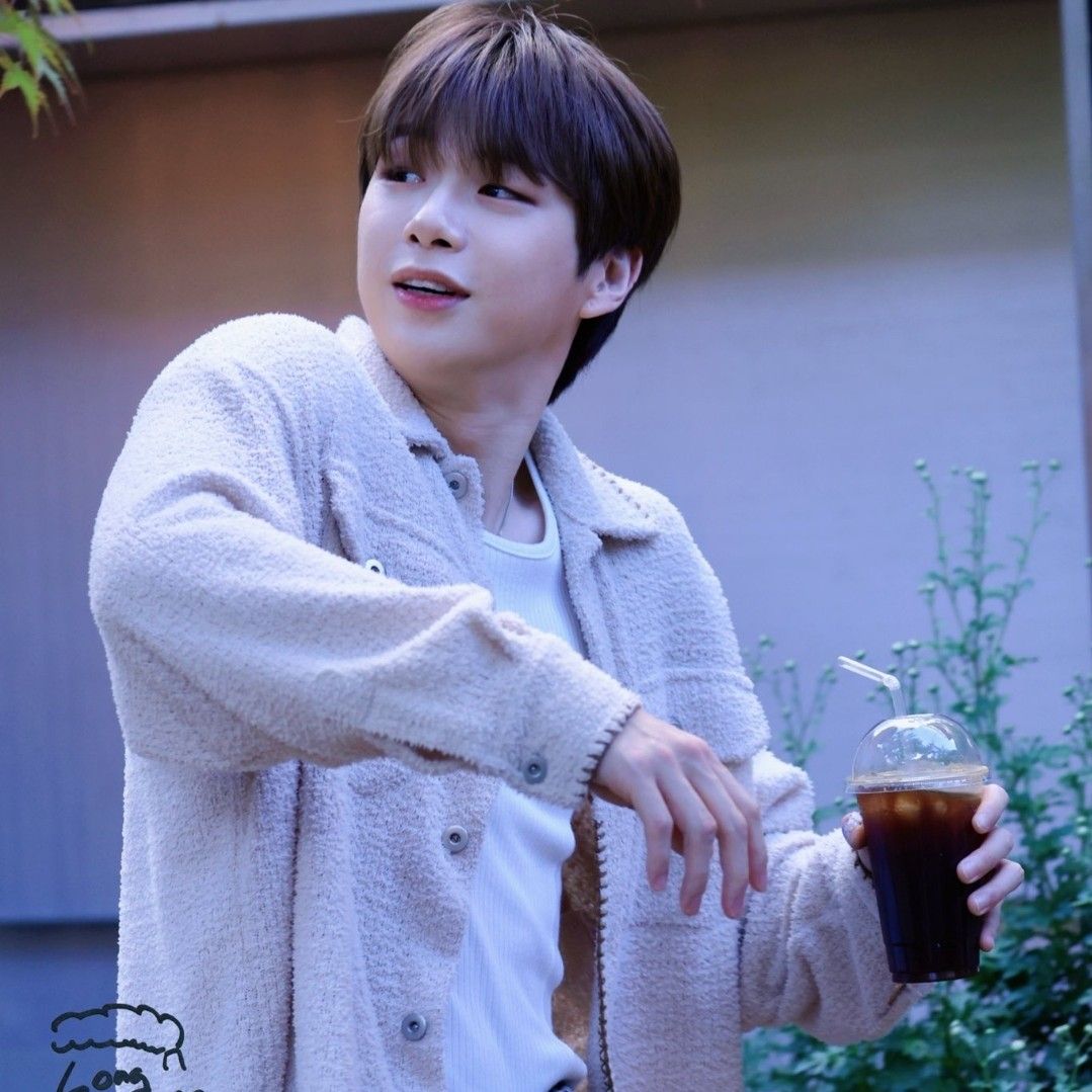 강다니엘의 최신 사진