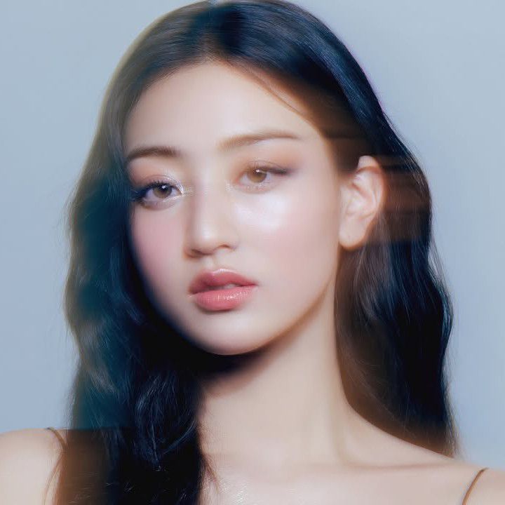 Behind-the-scenes cut of Jihyo (TWICE)