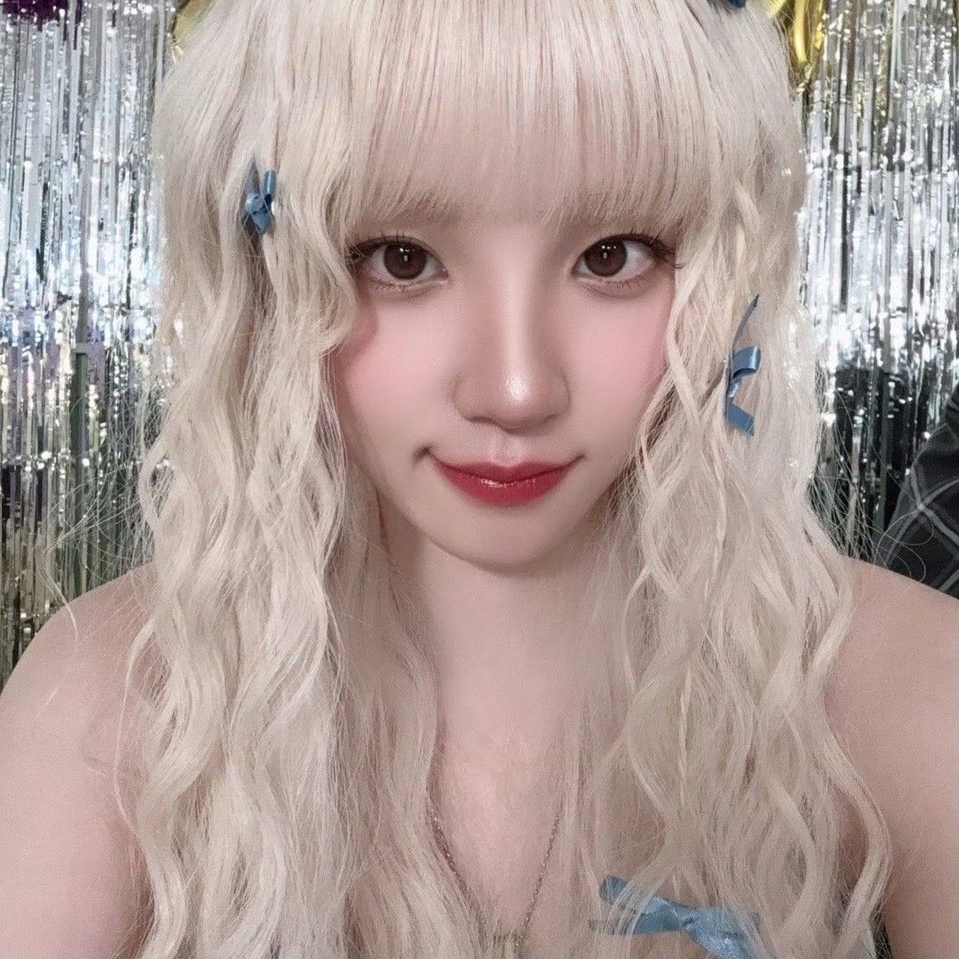Latest photo of Yuqi (i-dle)