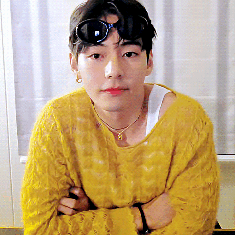 Latest photo of V (BTS)