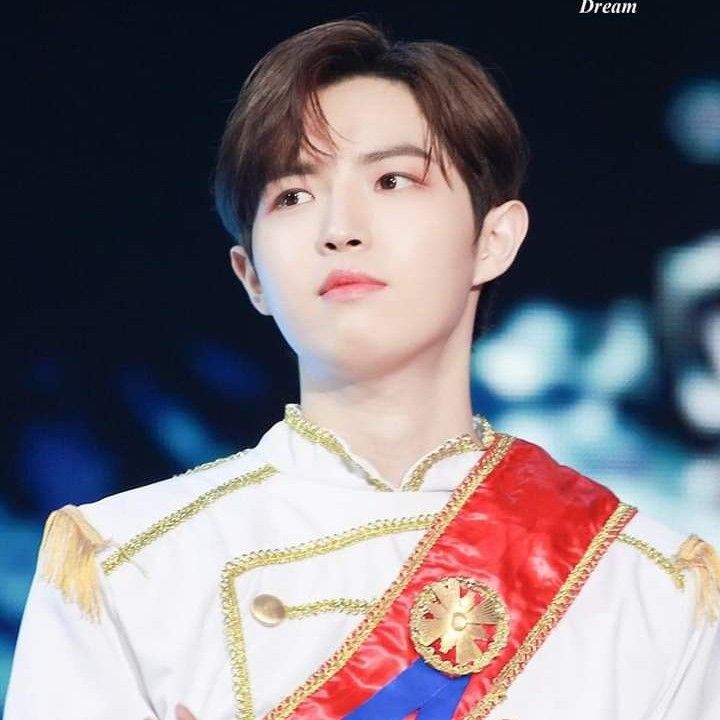 Behind-the-scenes cut of Kim Jaehwan