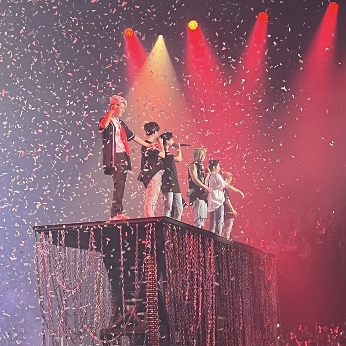 Latest photo of iKON