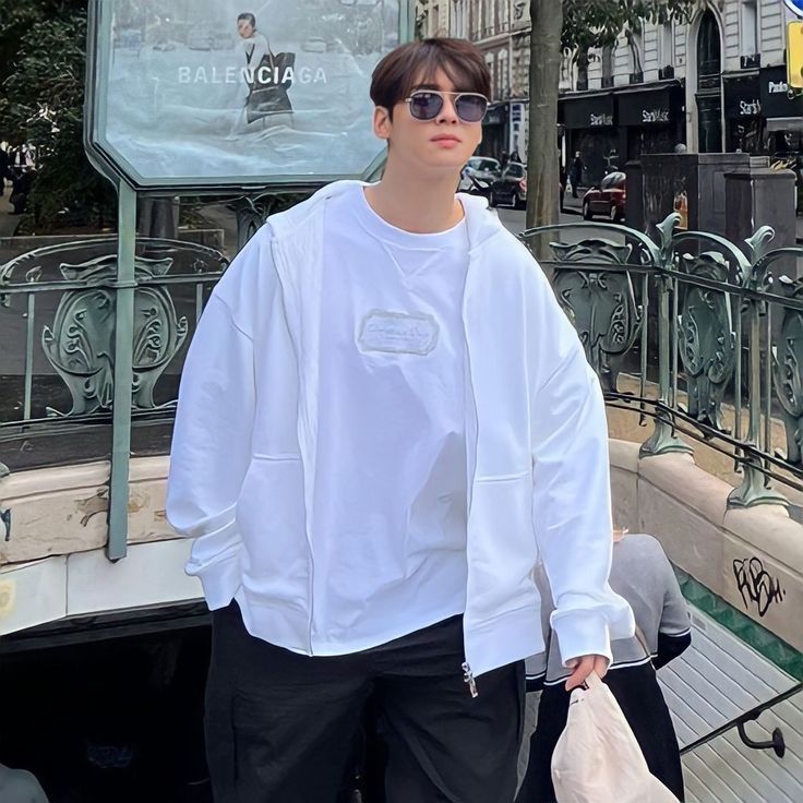 Behind-the-scenes cut of Eunwoo (ASTRO)