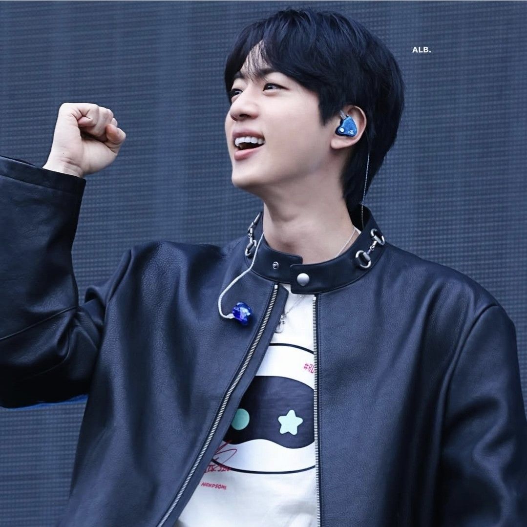 Behind-the-scenes cut of Jin (BTS)