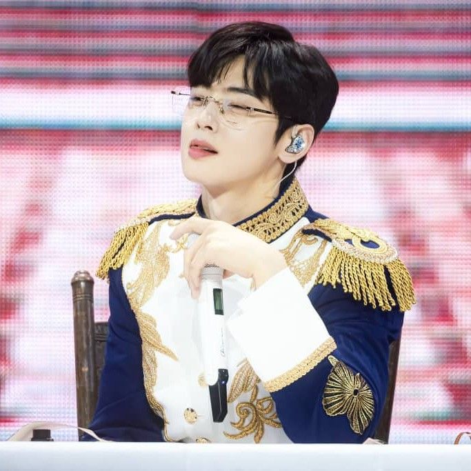 A moment captured by Eunwoo (ASTRO)'s fan