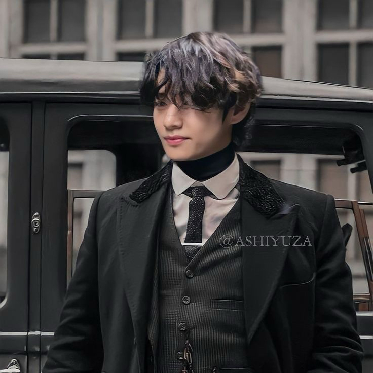 뷔 (방탄소년단) 최근 활동샷