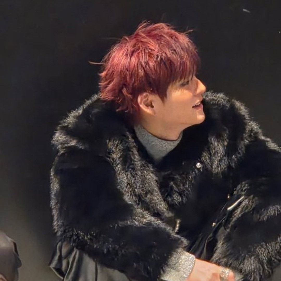 Recent activity shot of TREASURE