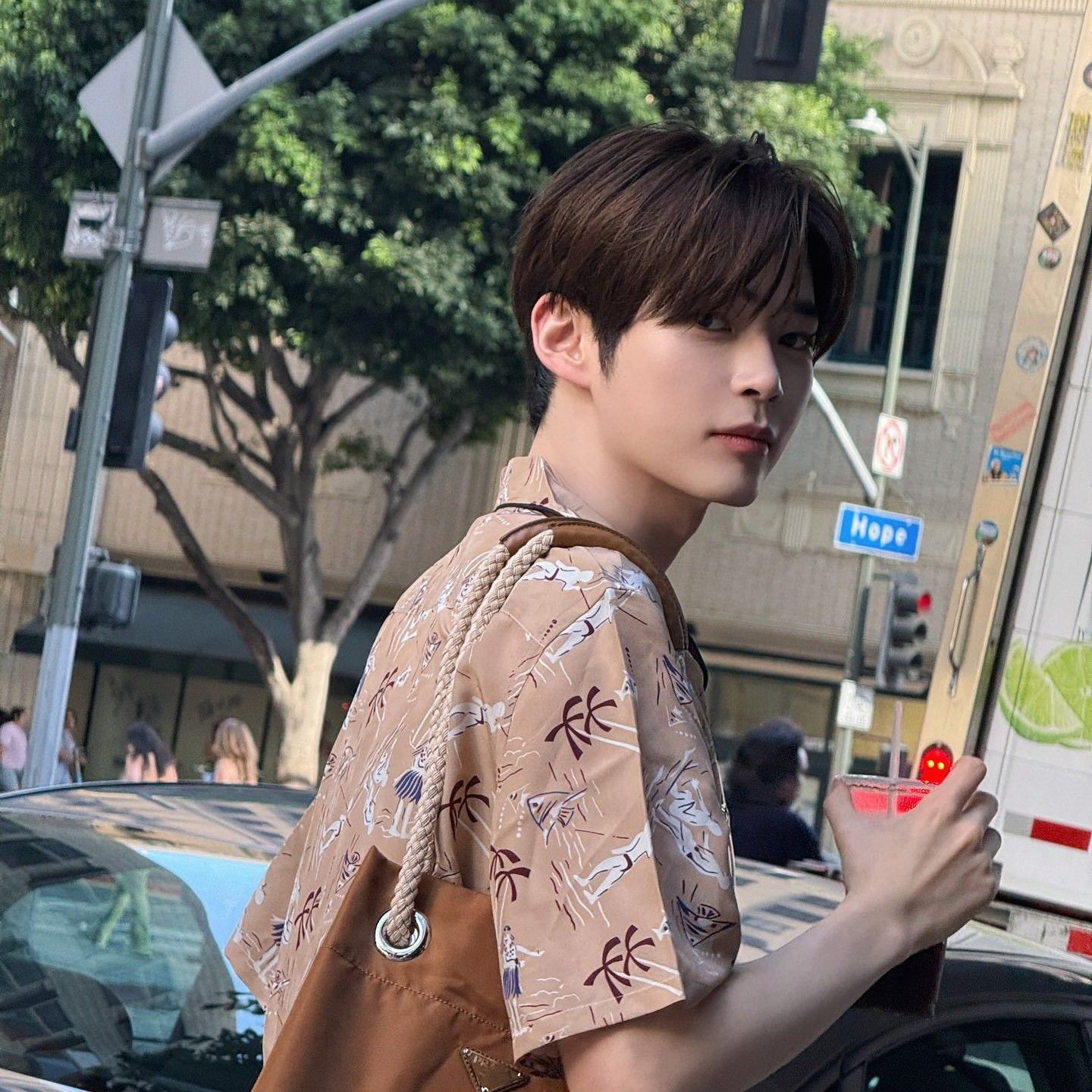 Foto aktivitas terbaru Sung Hanbin (ZEROBASEONE)