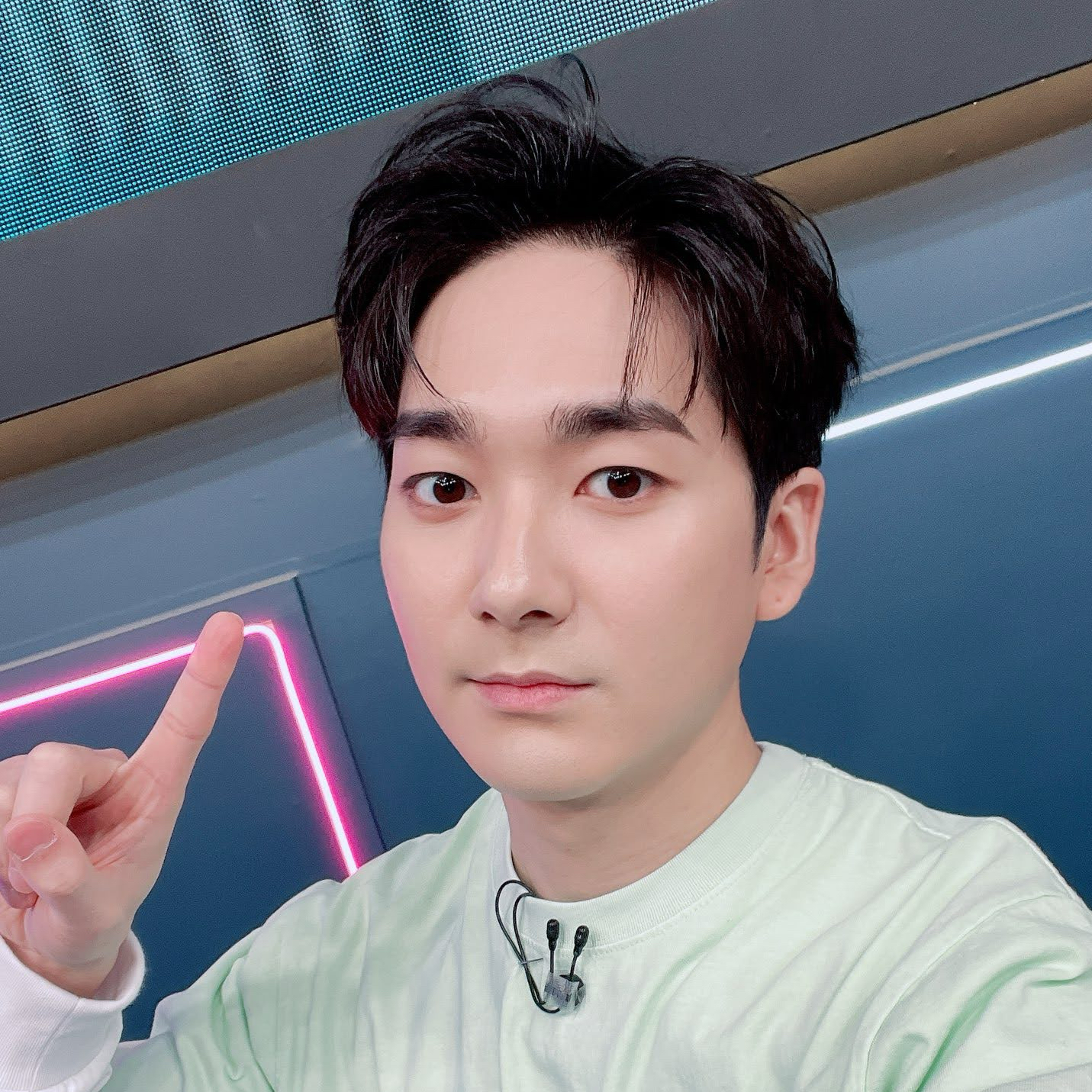 A moment captured by Aron's fan