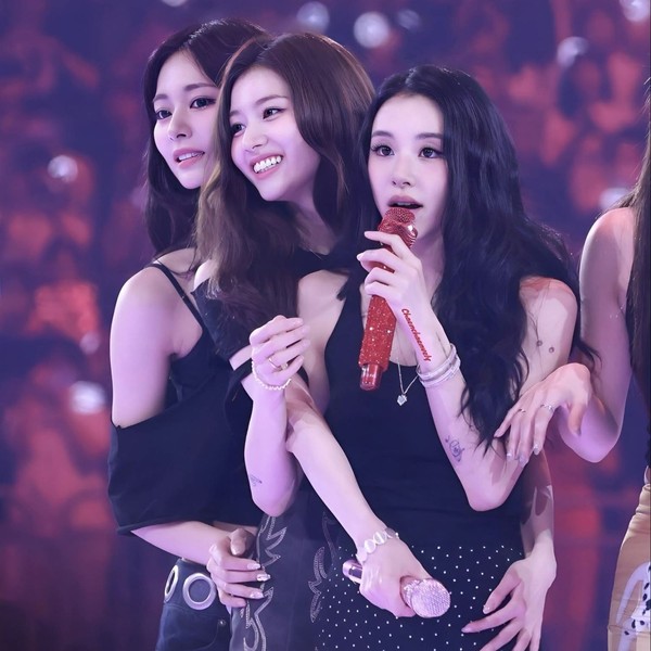 Shining profile picture of TWICE on today's Choeaedol