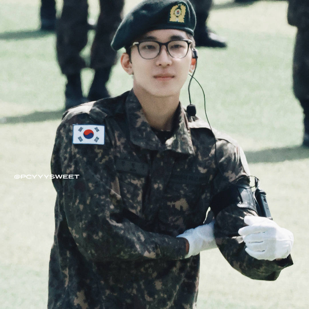 Recent activity shot of Wonwoo (SEVENTEEN)