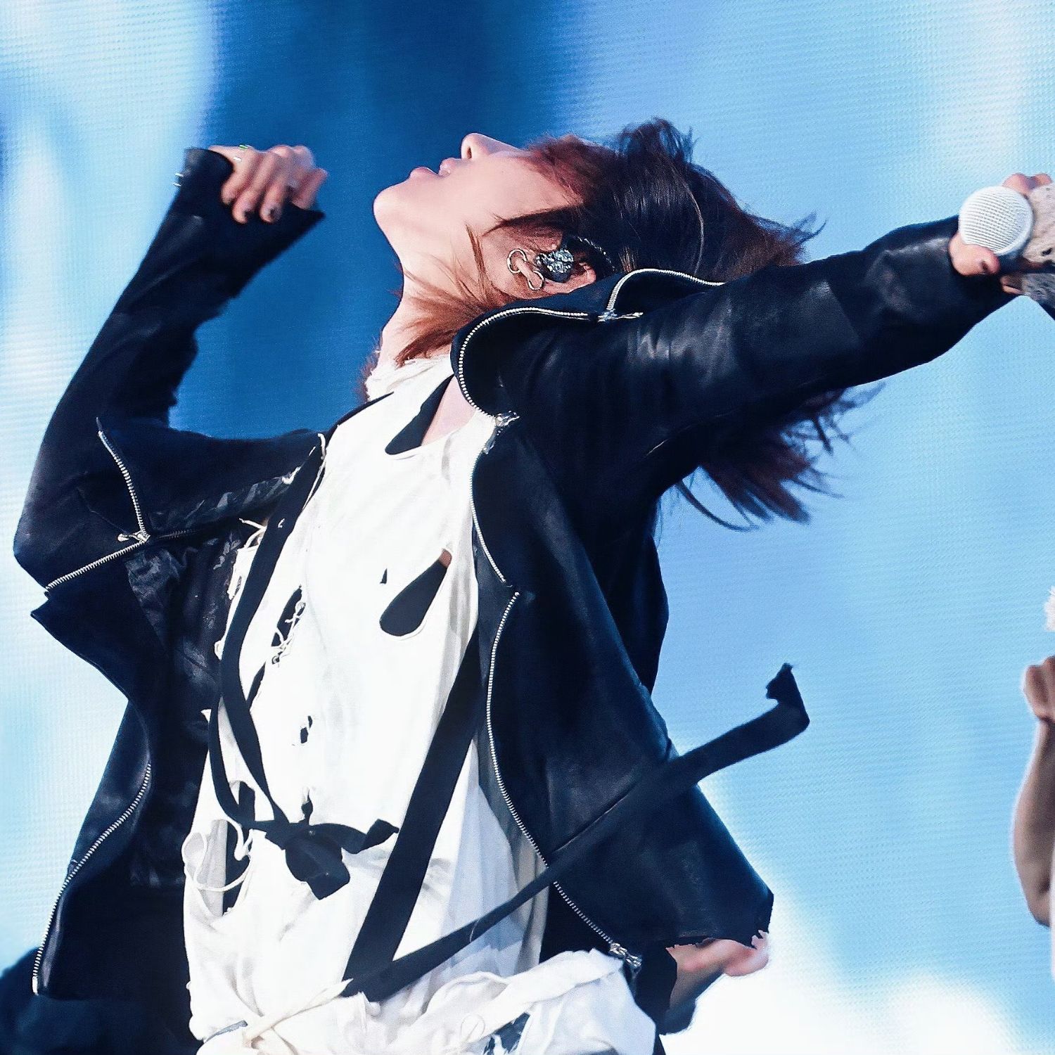 Behind-the-scenes cut of The 8 (SEVENTEEN)