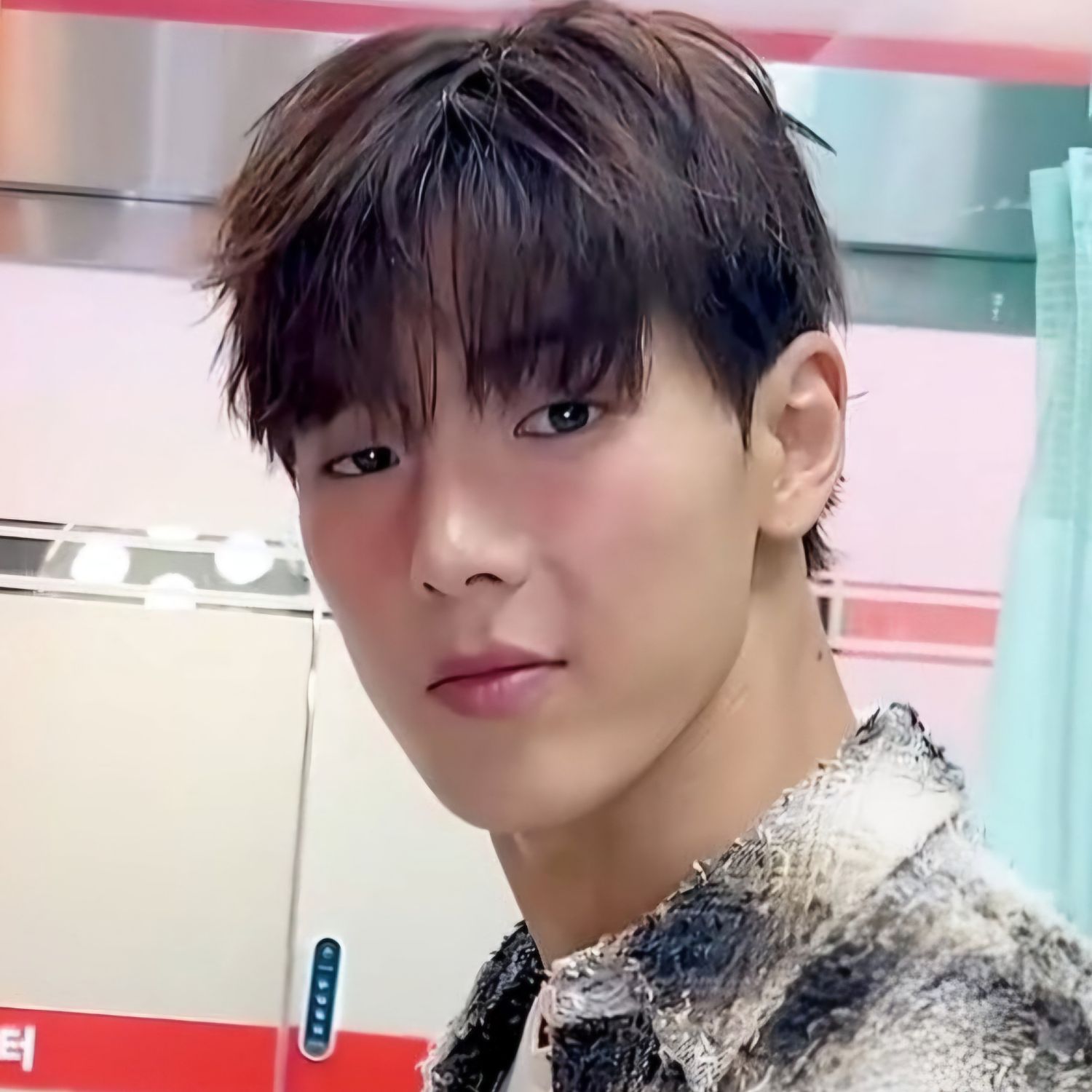 Behind-the-scenes cut of Shownu (MONSTA X)
