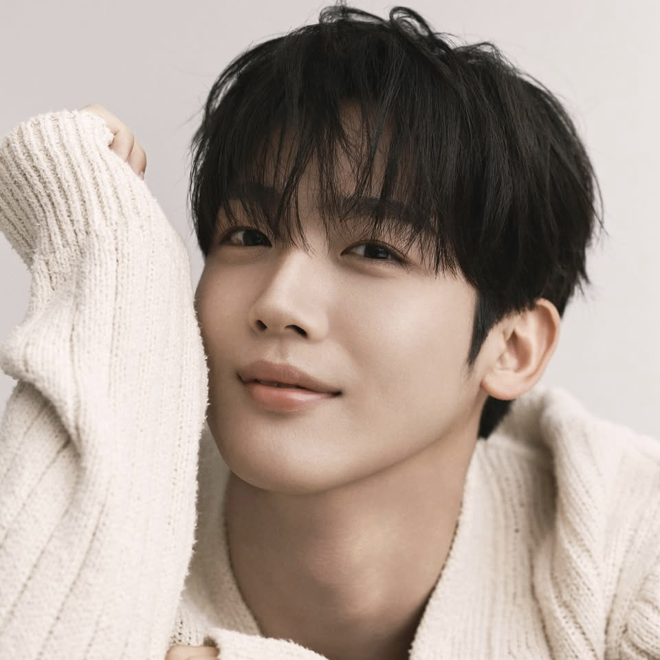 Recent activity shot of Kim Yohan (WEi)