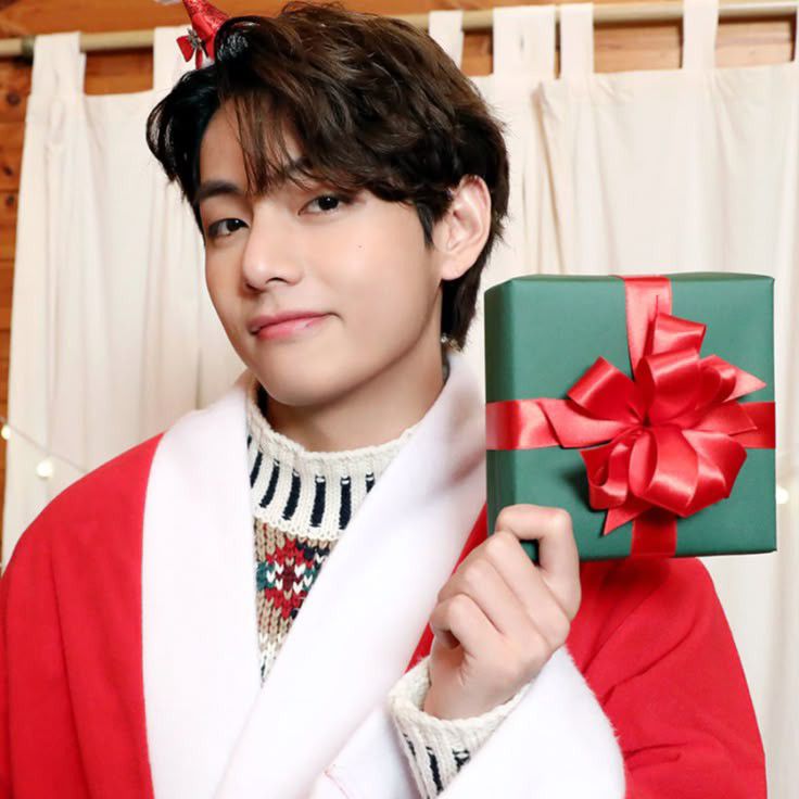 뷔 (방탄소년단) 최근 활동샷