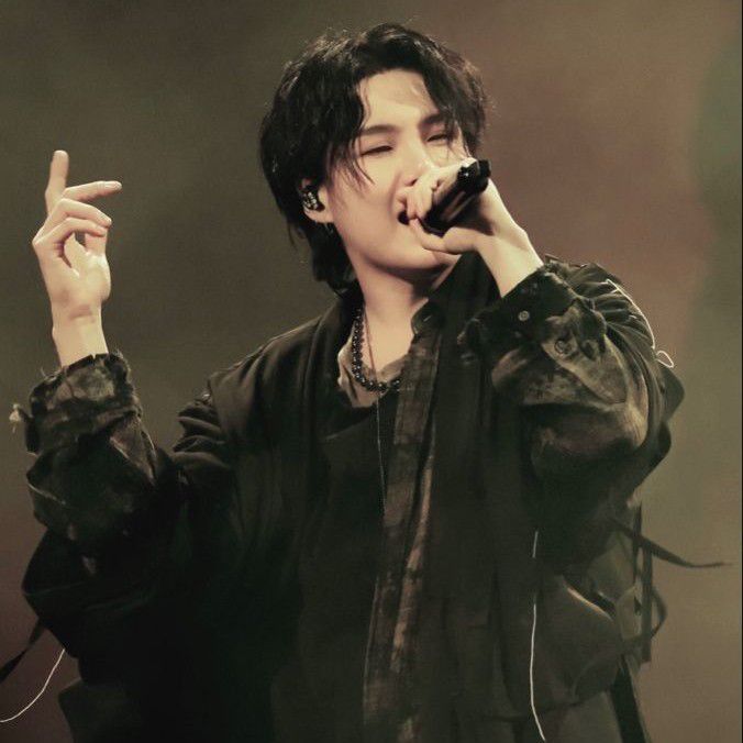 SUGA (防弹少年团)粉丝拍下的瞬间