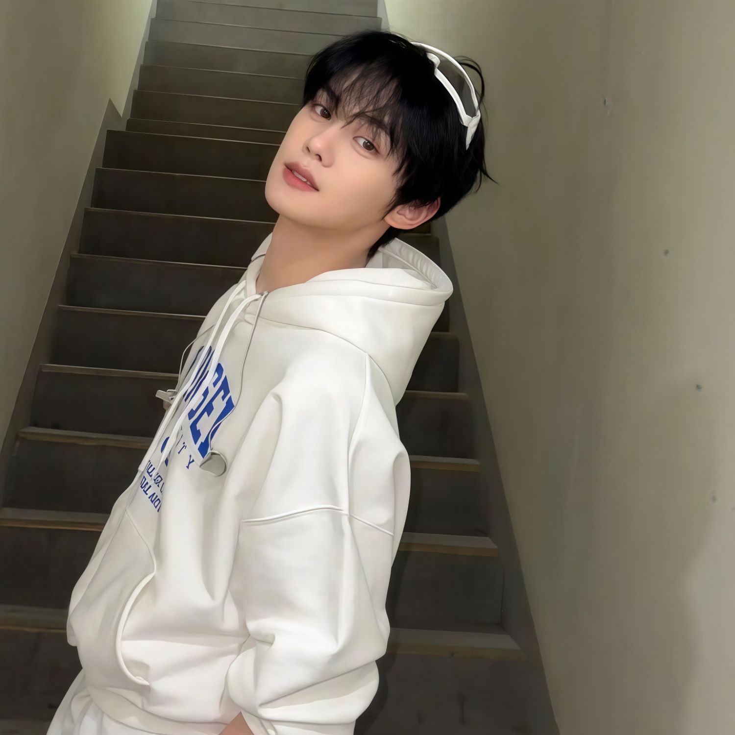 Latest photo of Kim Gyuvin (ZEROBASEONE)