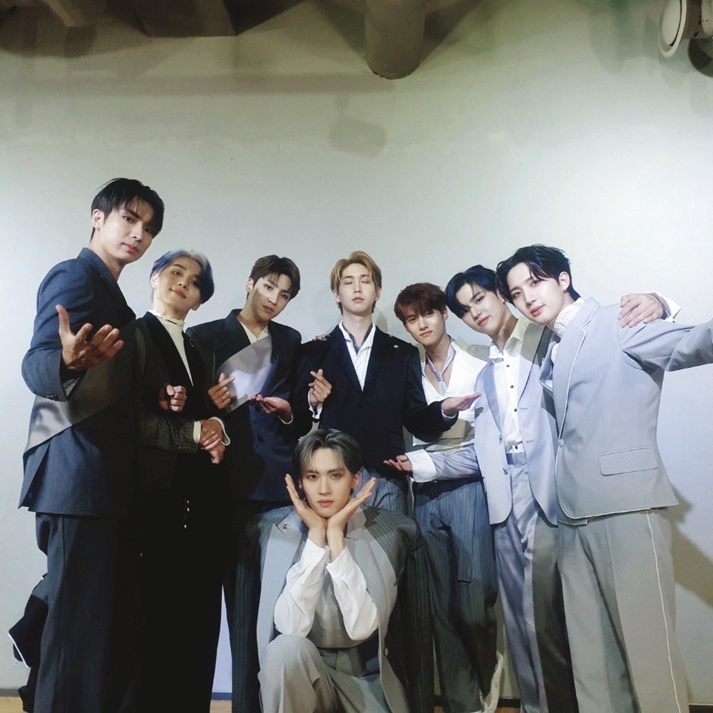 A moment captured by PENTAGON's fan