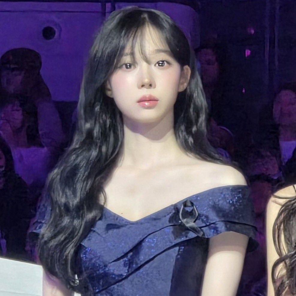 Winter (aespa)的最新照片