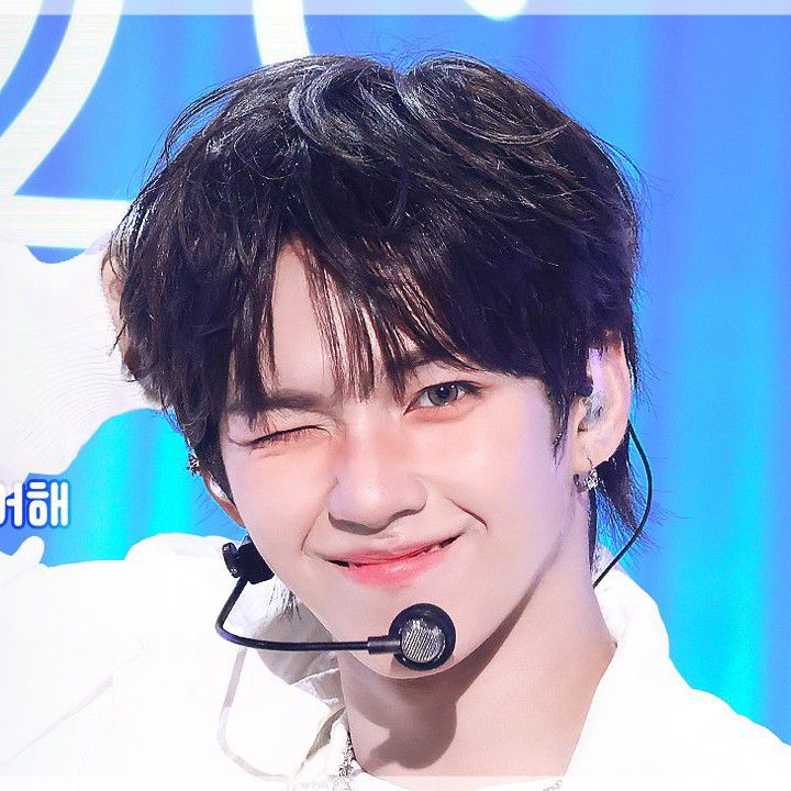 Behind-the-scenes cut of JL (AHOF)