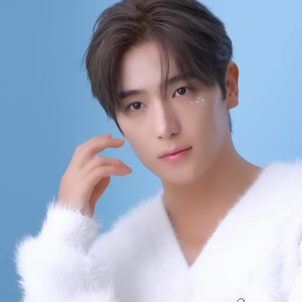 Behind-the-scenes cut of Hyunjae (THE BOYZ)