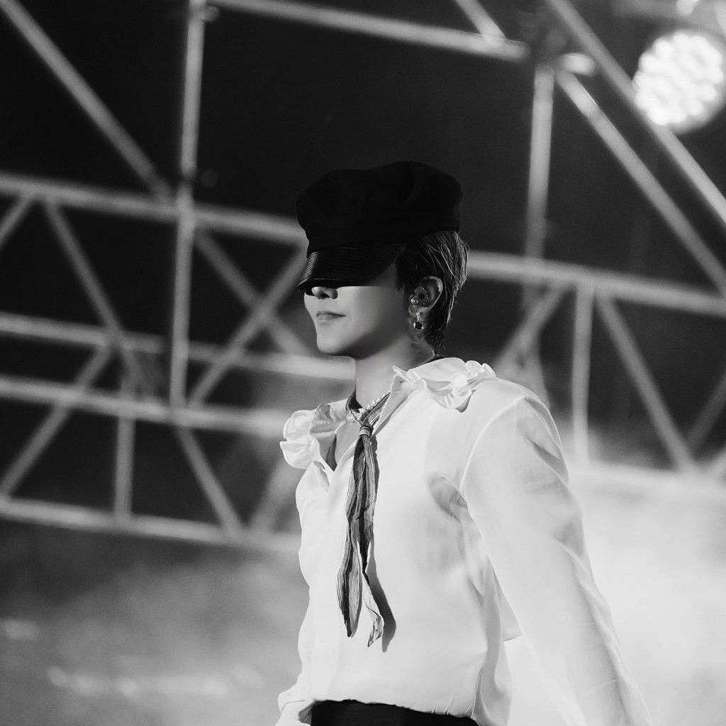 Behind-the-scenes cut of G-DRAGON (BIGBANG)