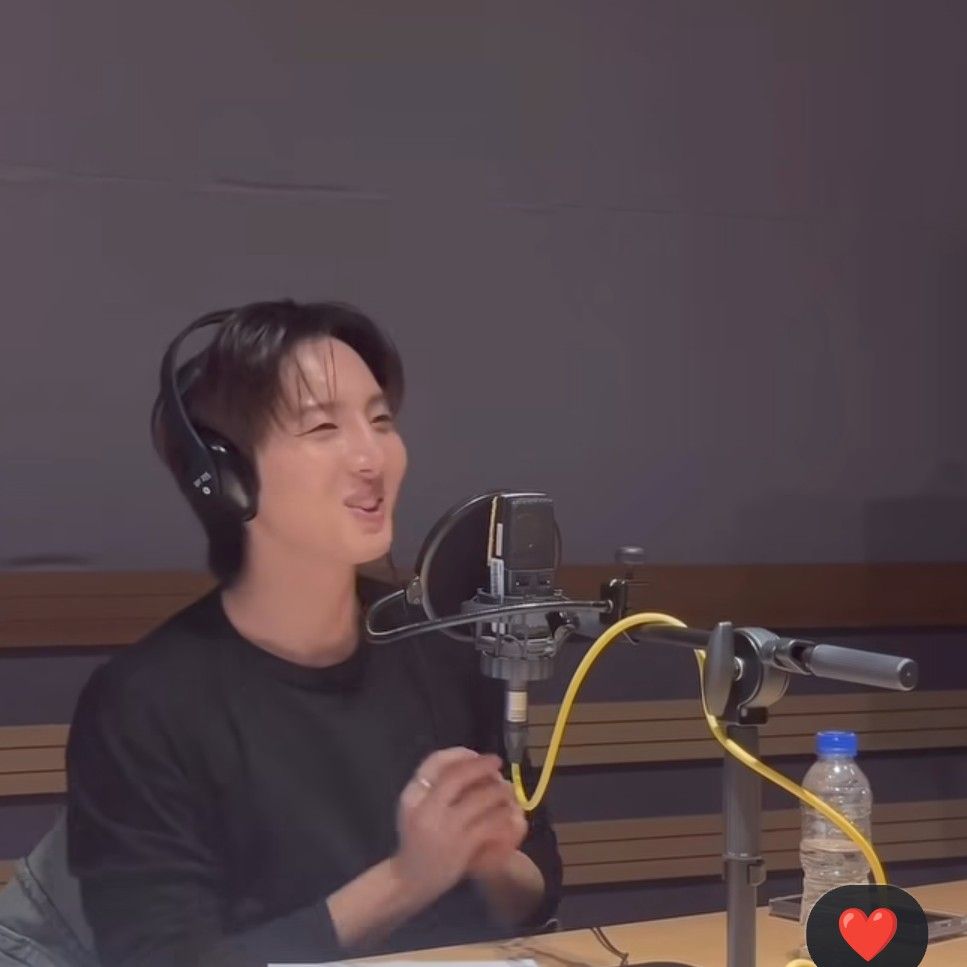 Recent activity shot of Hui (PENTAGON)