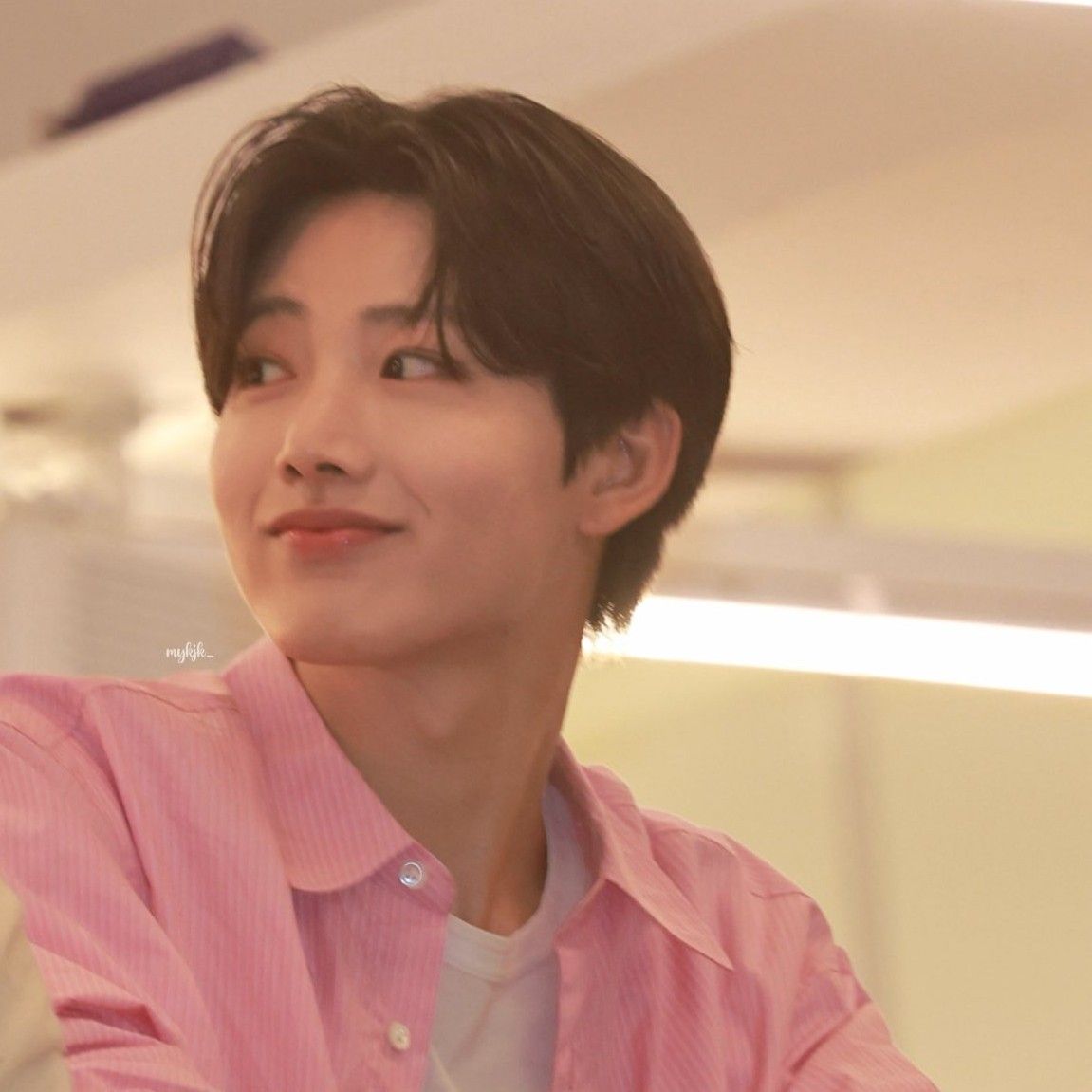 ジュンギュ (TREASURE)の舞台裏ショット