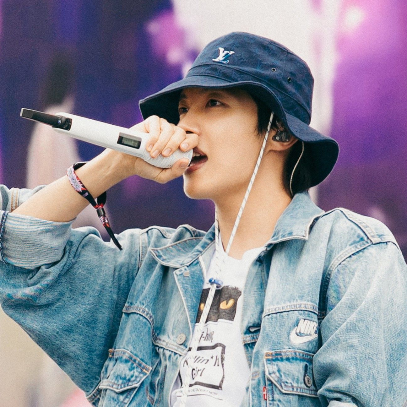 J-hope (防彈少年團)粉絲拍下的瞬間