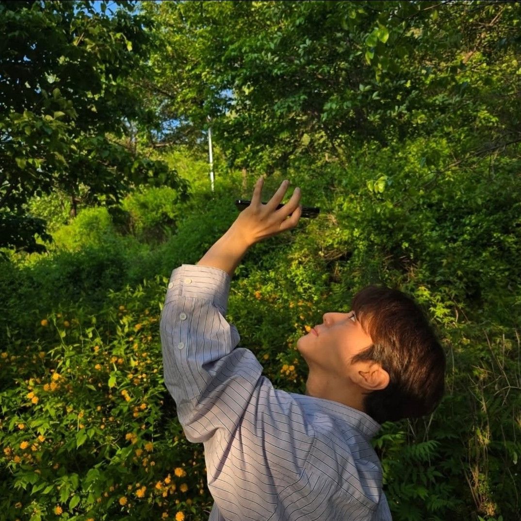 Behind-the-scenes cut of Hong Joochan (GoldenChild)