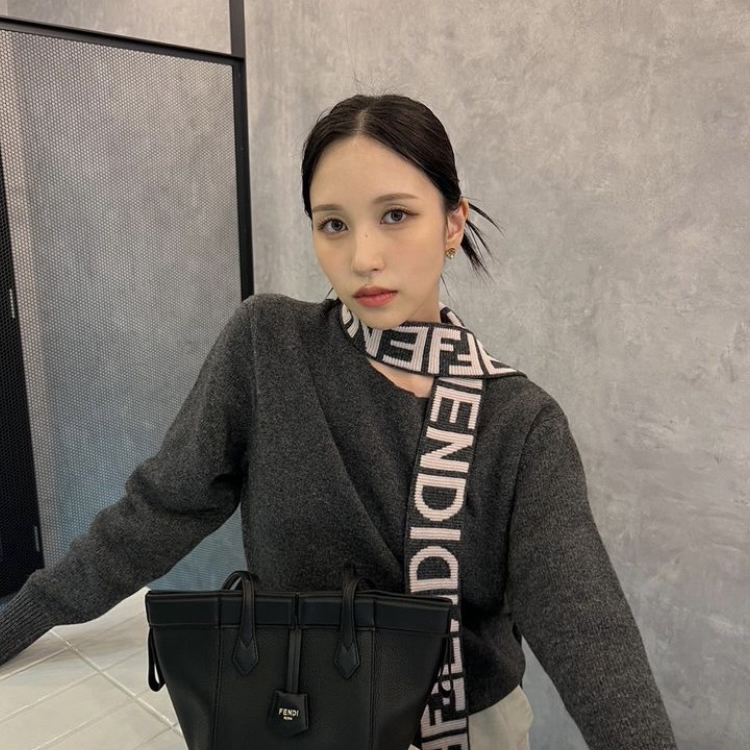 Latest photo of Mina (TWICE)