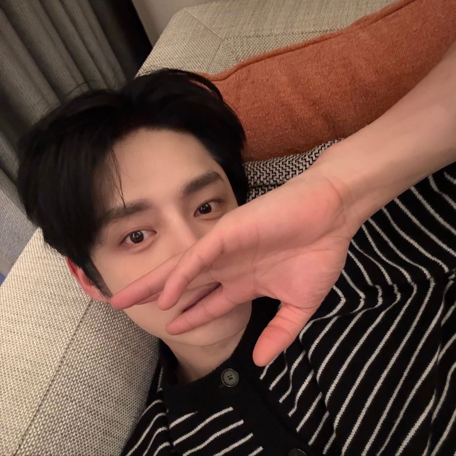 Behind-the-scenes cut of Kim Jiwoong (ZEROBASEONE)