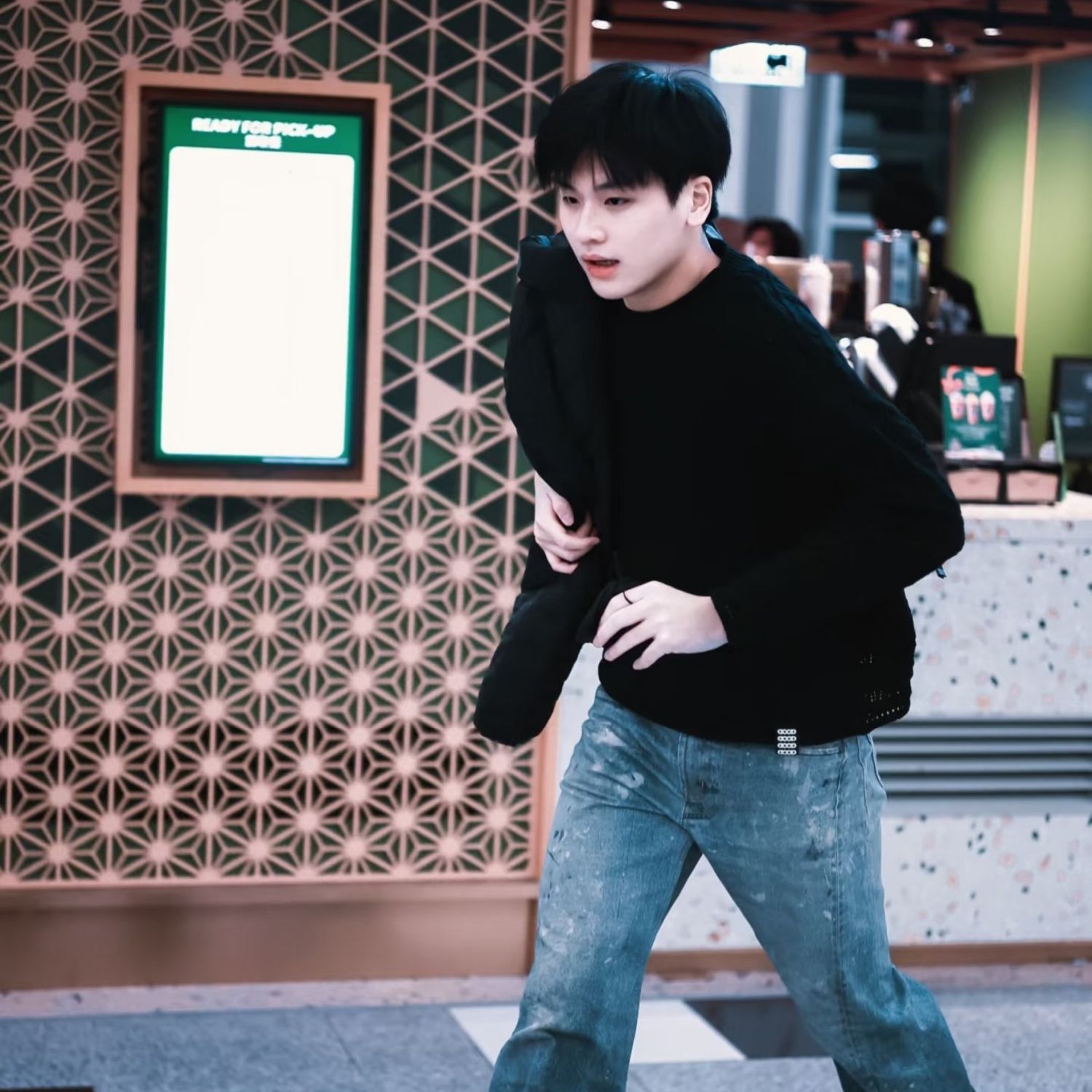 A moment captured by Shen (NexT1DE)'s fan