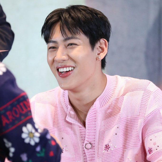 Latest photo of Bambam (GOT7)