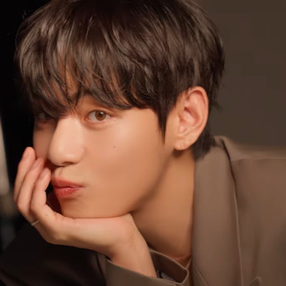 A moment captured by V (BTS)'s fan