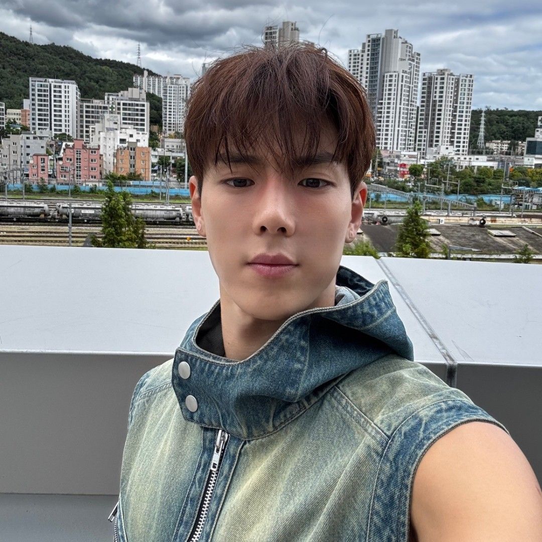 A moment captured by Shownu (MONSTA X)'s fan