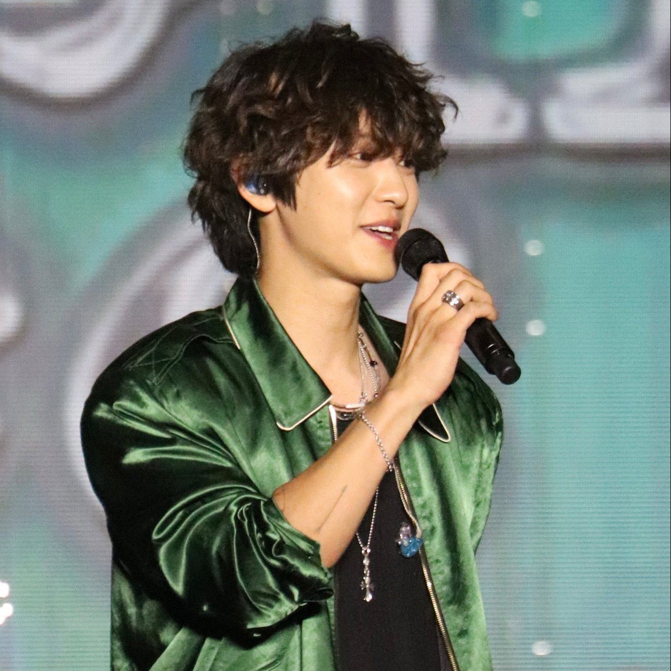Recent activity shot of Chanyeol (EXO)