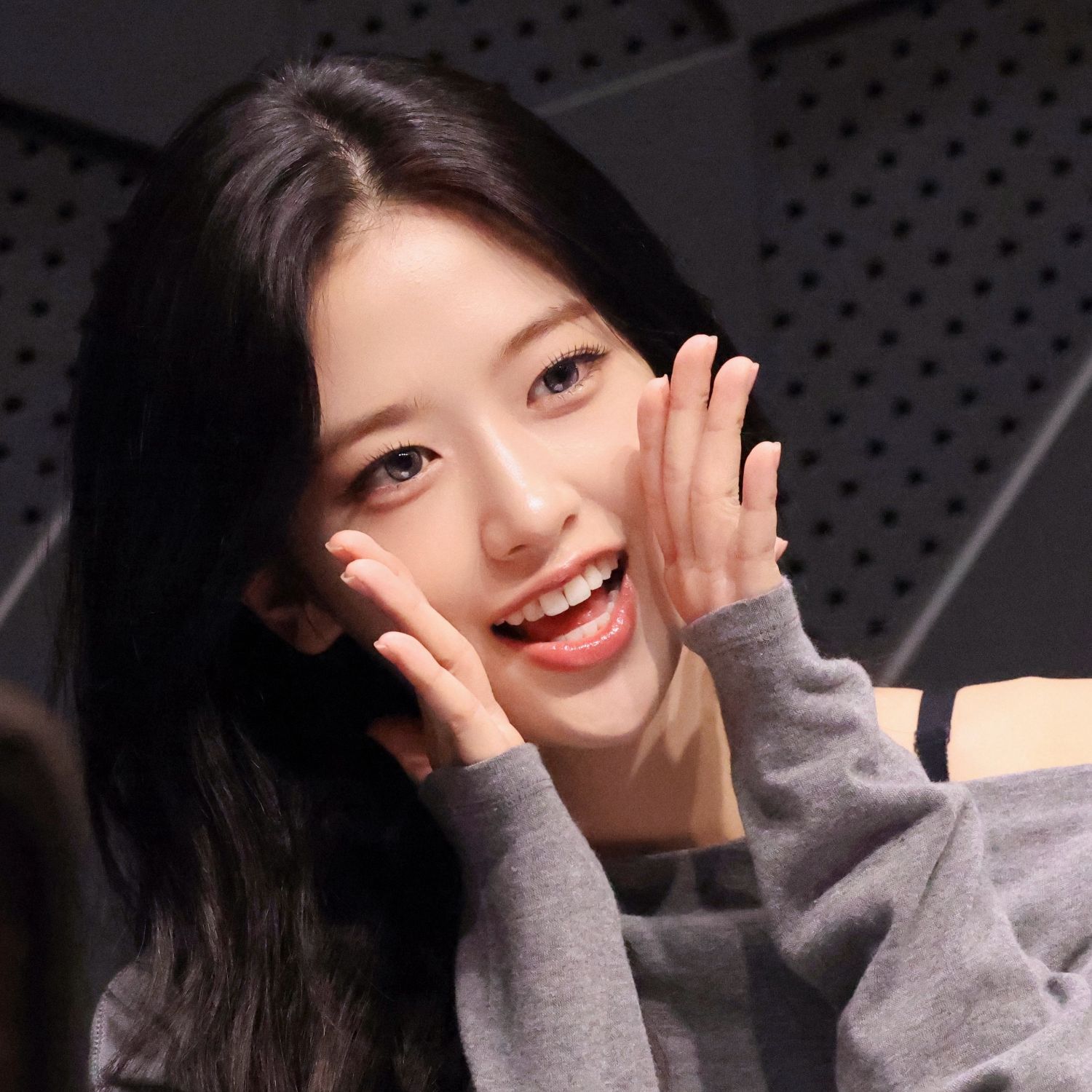 안유진 (IVE)의 비하인드 컷