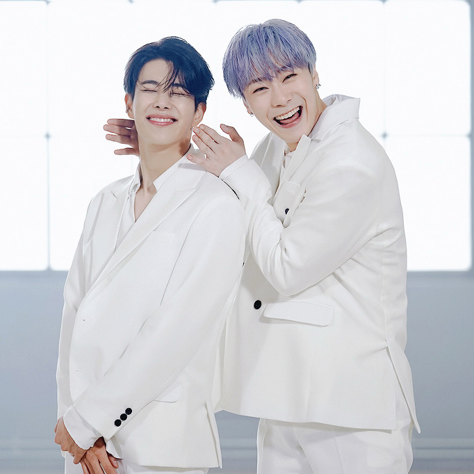 A moment captured by ASTRO's fan