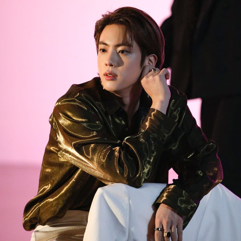 진 (방탄소년단)의 비하인드 컷