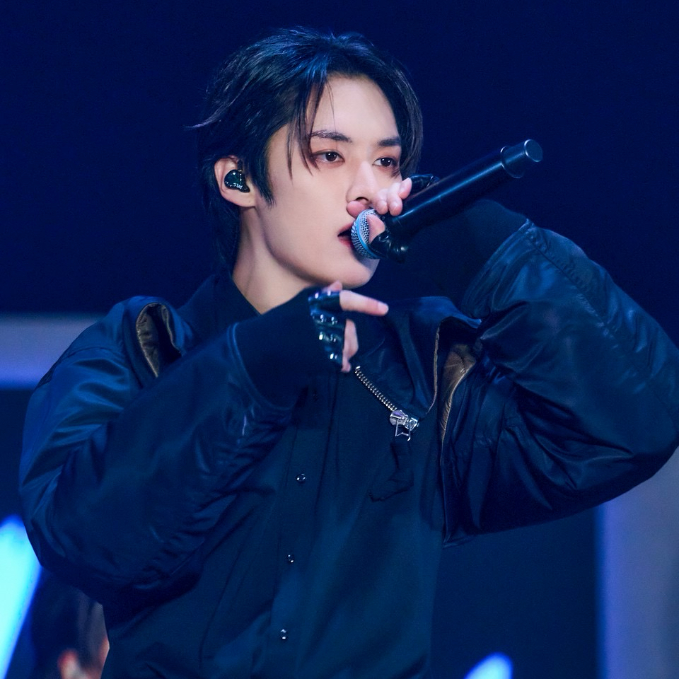 Lee Know (Stray Kids)的最新照片