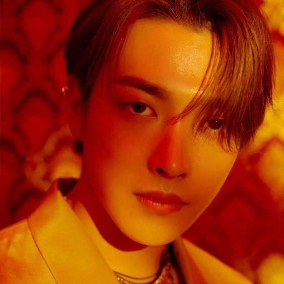 弘中 (ATEEZ)的最新照片