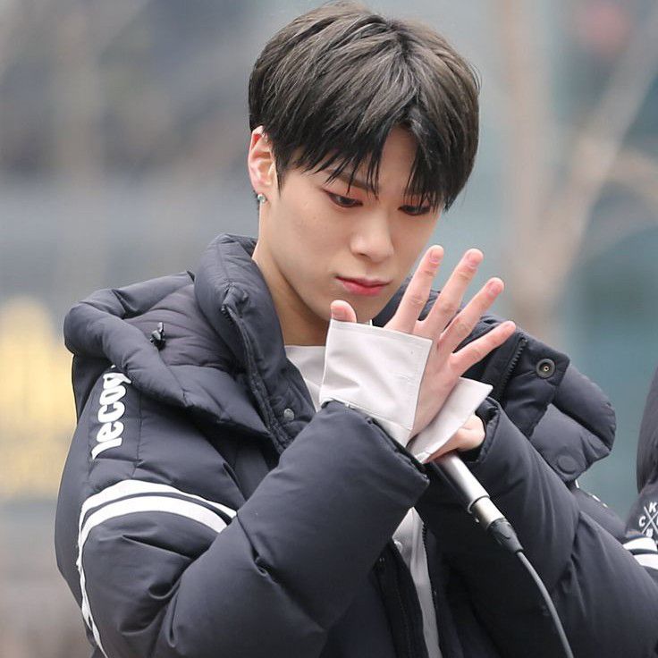 文彬 (ASTRO)粉丝拍下的瞬间
