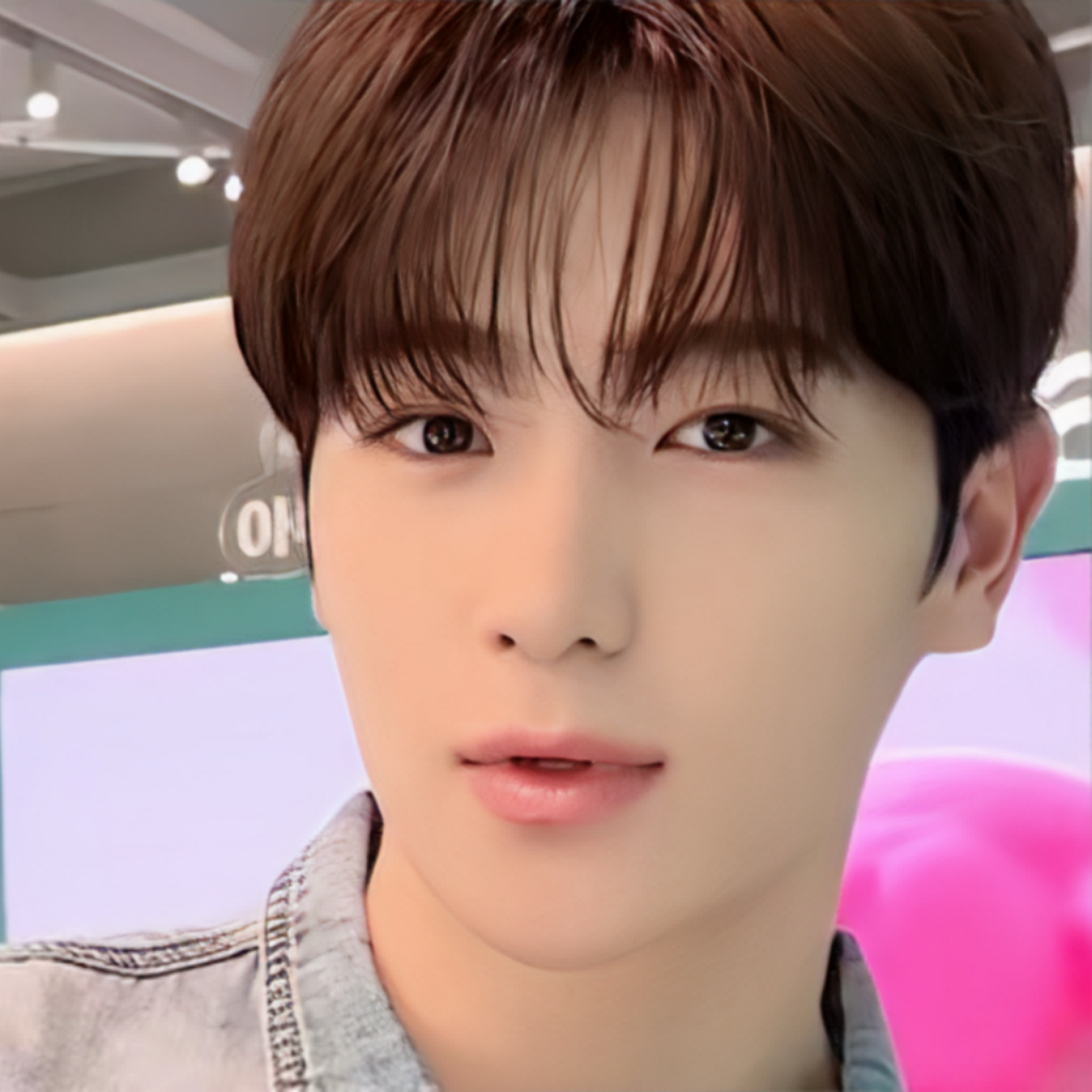 Recent activity shot of Hyunjae (THE BOYZ)