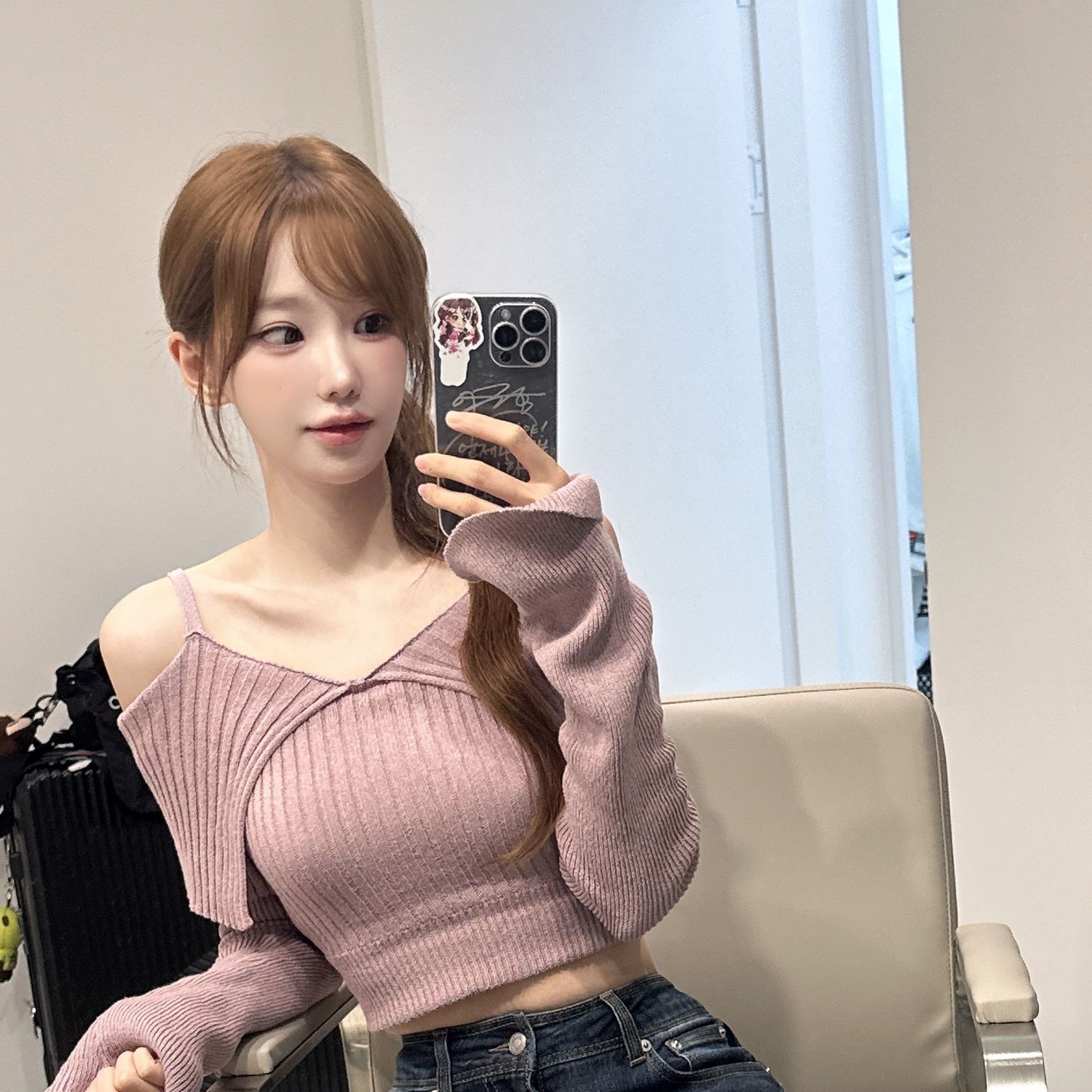 A moment captured by QWER's fan