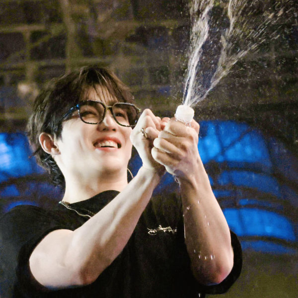 Recent activity shot of S.Coups (SEVENTEEN)